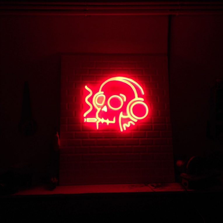 Gallery sign - neon plus
